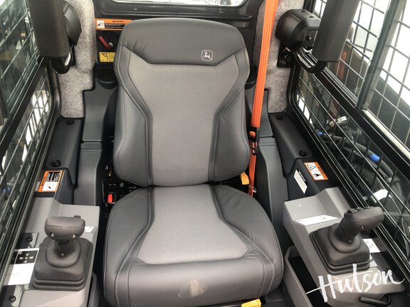 Photo of 2024 John Deere 334 P