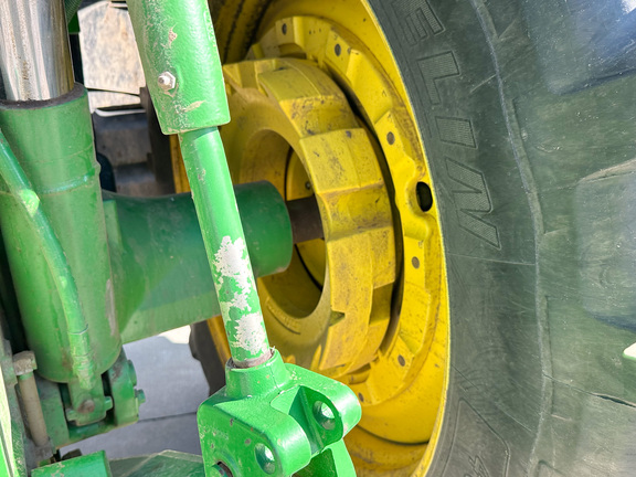 2009 John-Deere 7630