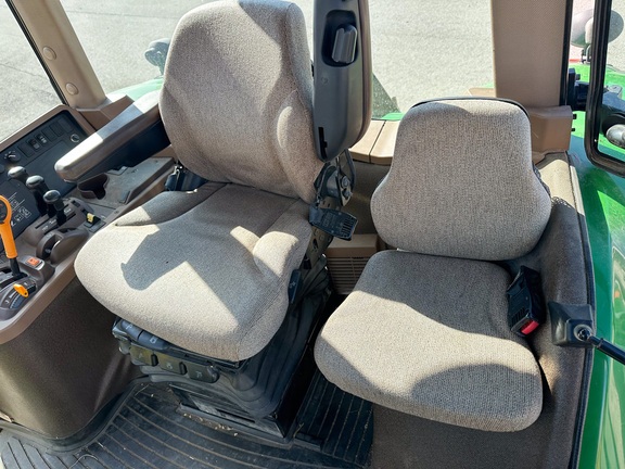 2009 John-Deere 7630