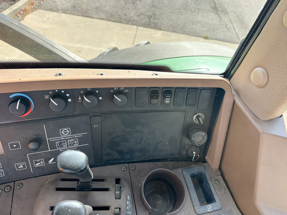 2009 John-Deere 7630