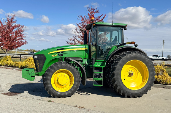 2009 John-Deere 7630
