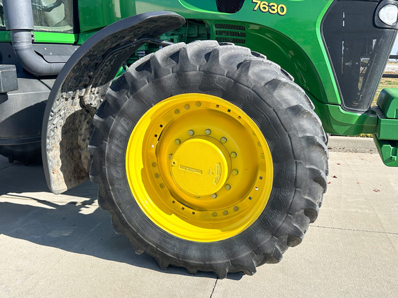 2009 John-Deere 7630