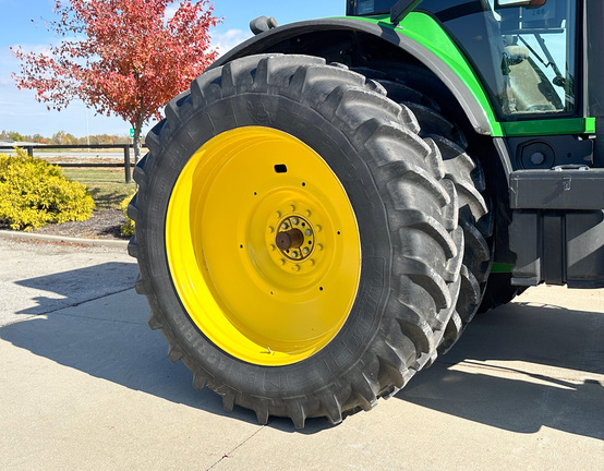 2009 John-Deere 7630