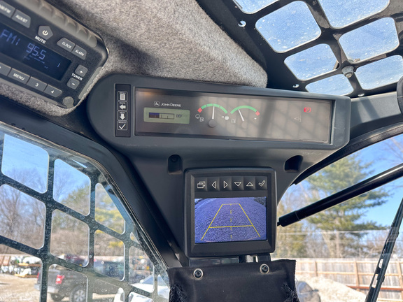 2020 John-Deere 330G