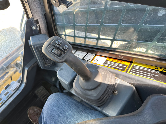 2020 John-Deere 330G