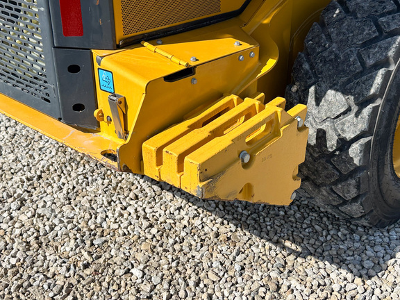 2020 John-Deere 330G