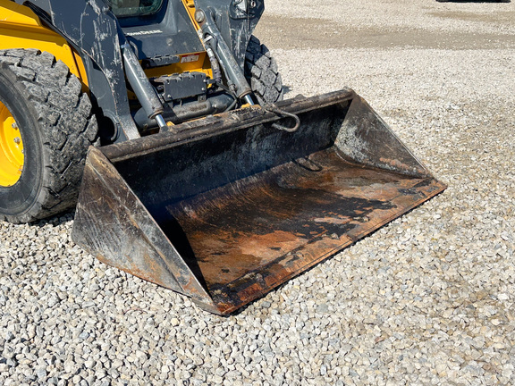 2020 John-Deere 330G