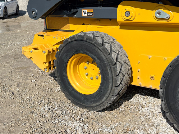 2020 John-Deere 330G