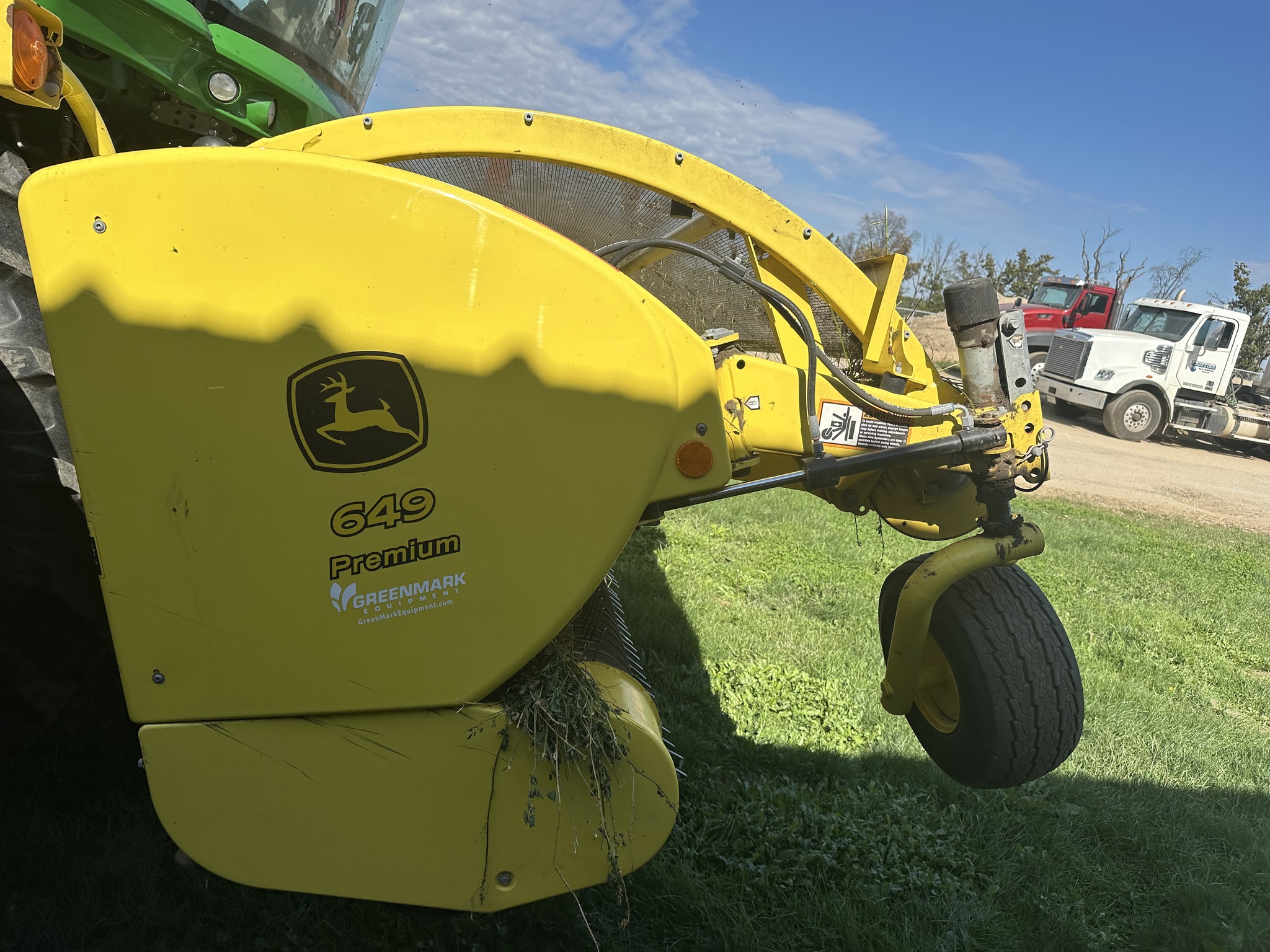 2022 John Deere 649 Image 3