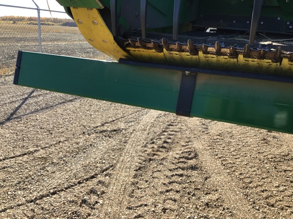 Used 2023 John Deere HD45R Combine Platforms at Horizon Ag & Turf in Lloydminster, AB - Photo2