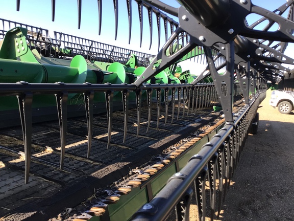 Used 2023 John Deere HD45R Combine Platforms at Horizon Ag & Turf in Lloydminster, AB - Photo28