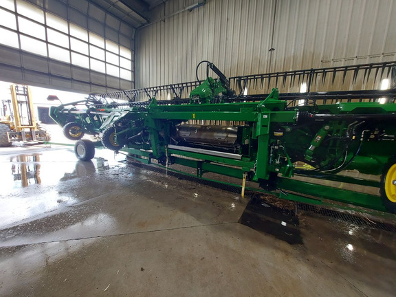 Used 2023 John Deere HD45R Combine Platforms at Horizon Ag & Turf in Lloydminster, AB - Photo22