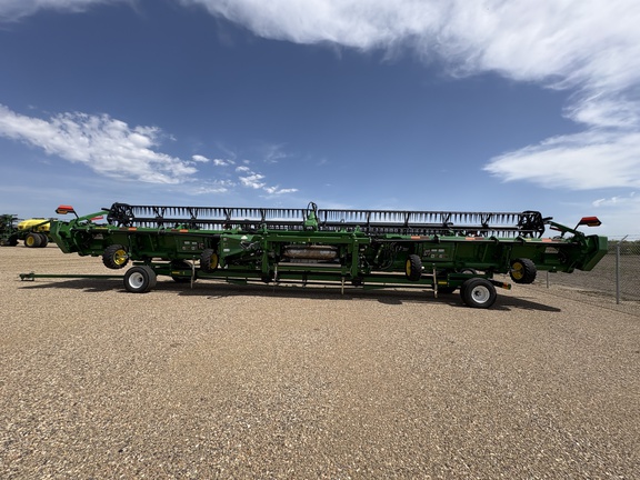 Used 2023 John Deere HD45R Combine Platforms at Horizon Ag & Turf in Lloydminster, AB - Photo3