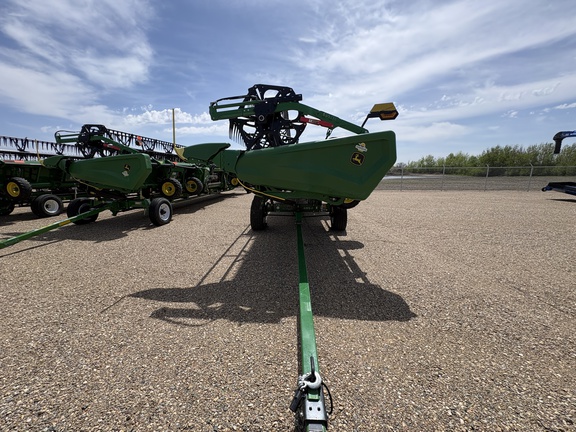 Used 2023 John Deere HD45R Combine Platforms at Horizon Ag & Turf in Lloydminster, AB - Photo4