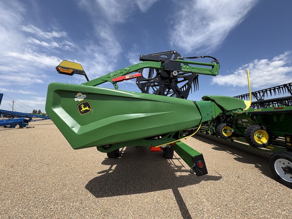 Used 2023 John Deere HD45R Combine Platforms at Horizon Ag & Turf in Lloydminster, AB - Photo5