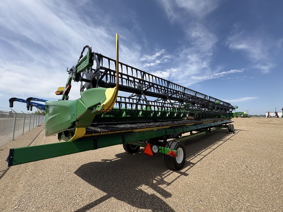 Used 2023 John Deere HD45R Combine Platforms at Horizon Ag & Turf in Lloydminster, AB - Photo6