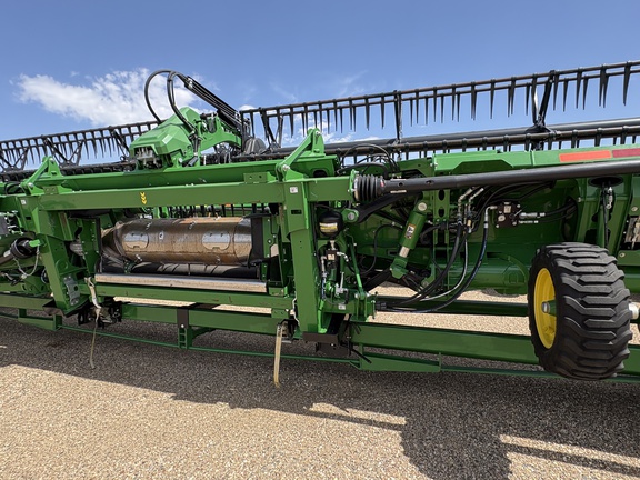 Used 2023 John Deere HD45R Combine Platforms at Horizon Ag & Turf in Lloydminster, AB - Photo7