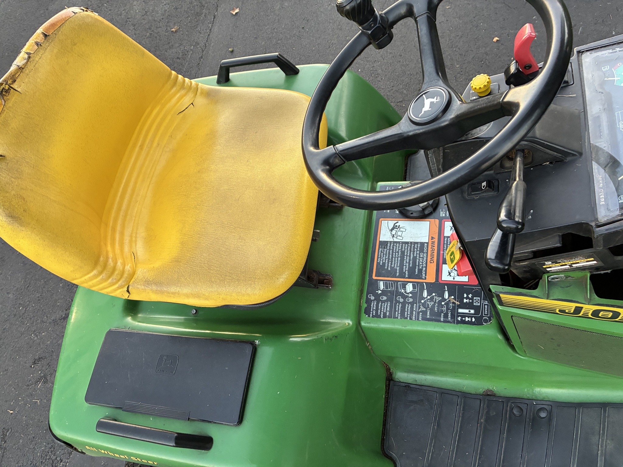 1994 John Deere 425 Image 9