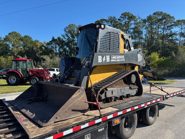 2024 John Deere 325G Image 1