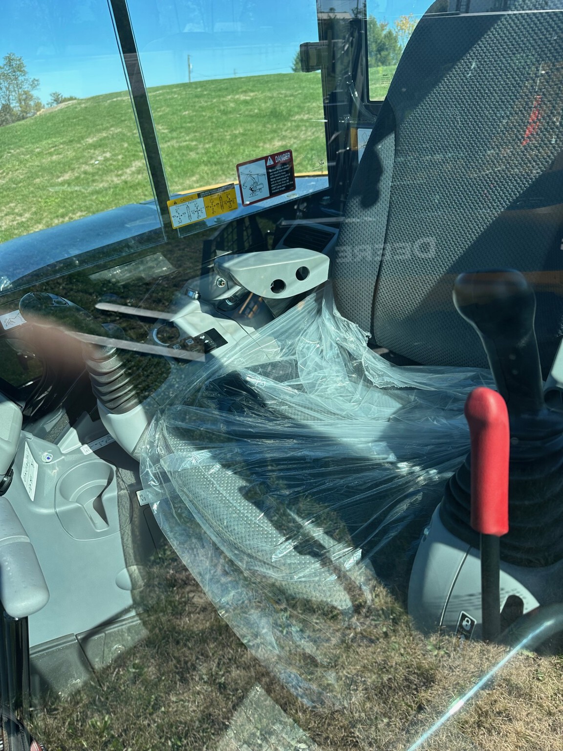 2025 John Deere 60 P Image 3