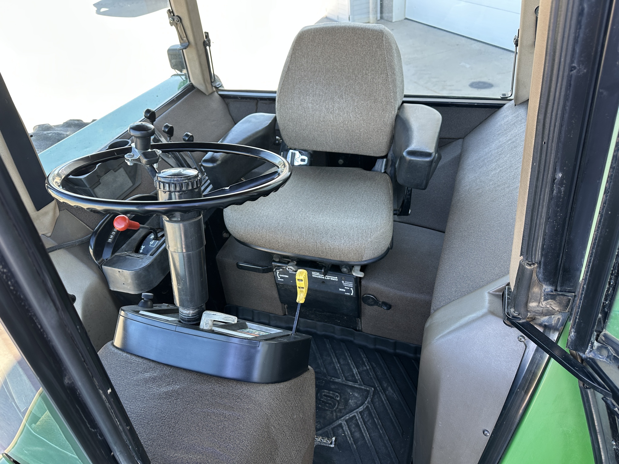 1993 John Deere 4960 Image 10