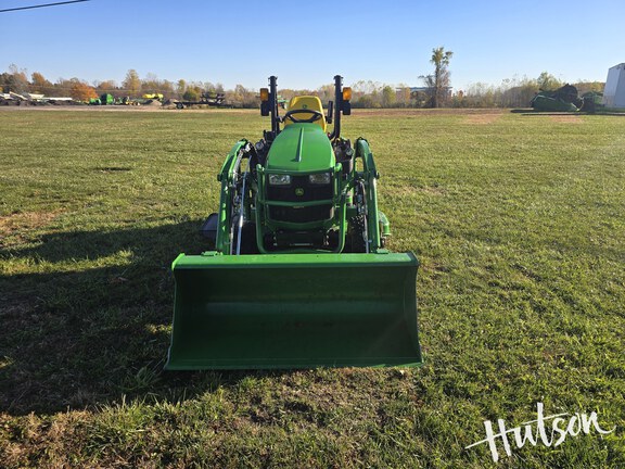 Photo of 2022 John Deere 1025R