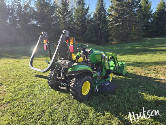 Photo of 2022 John Deere 1025R