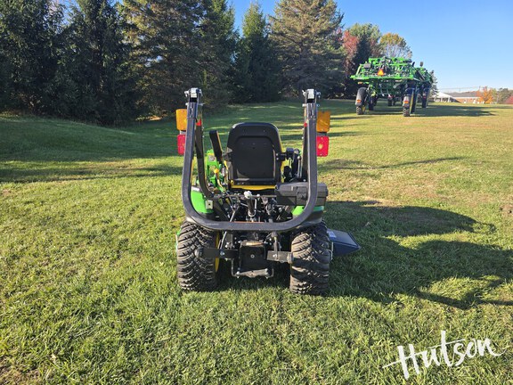 Photo of 2022 John Deere 1025R