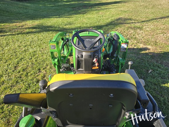 Photo of 2022 John Deere 1025R
