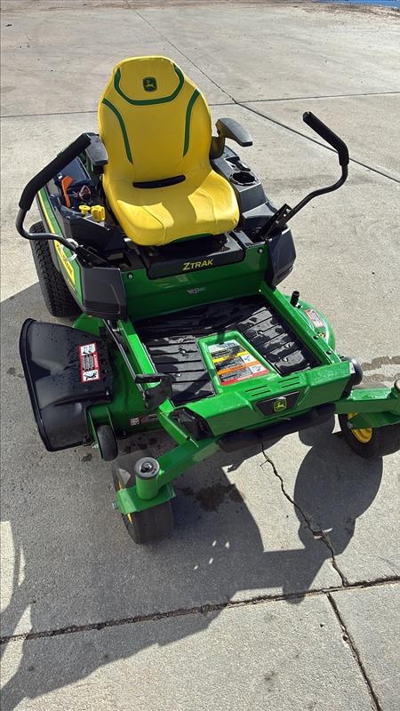 2024 John Deere Z320R Image 3