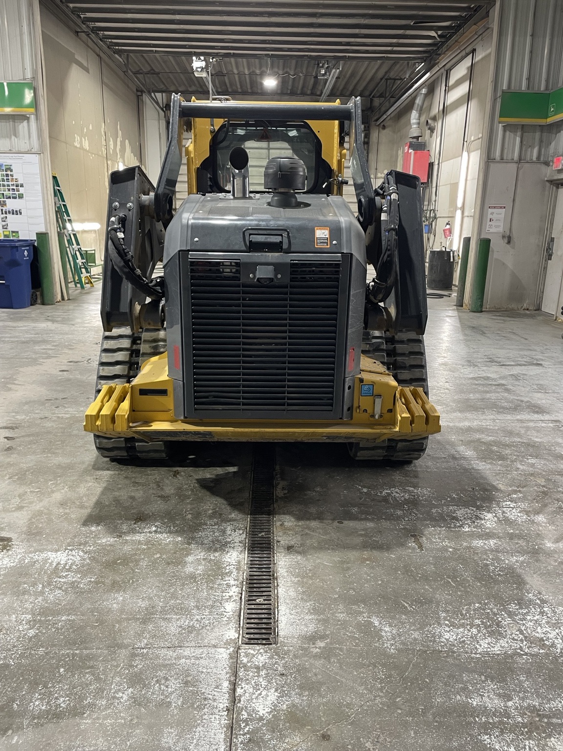 2024 John Deere 333G Image 3