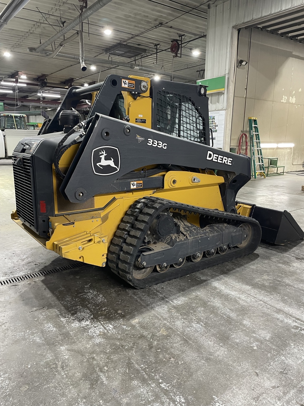 2024 John Deere 333G Image 4