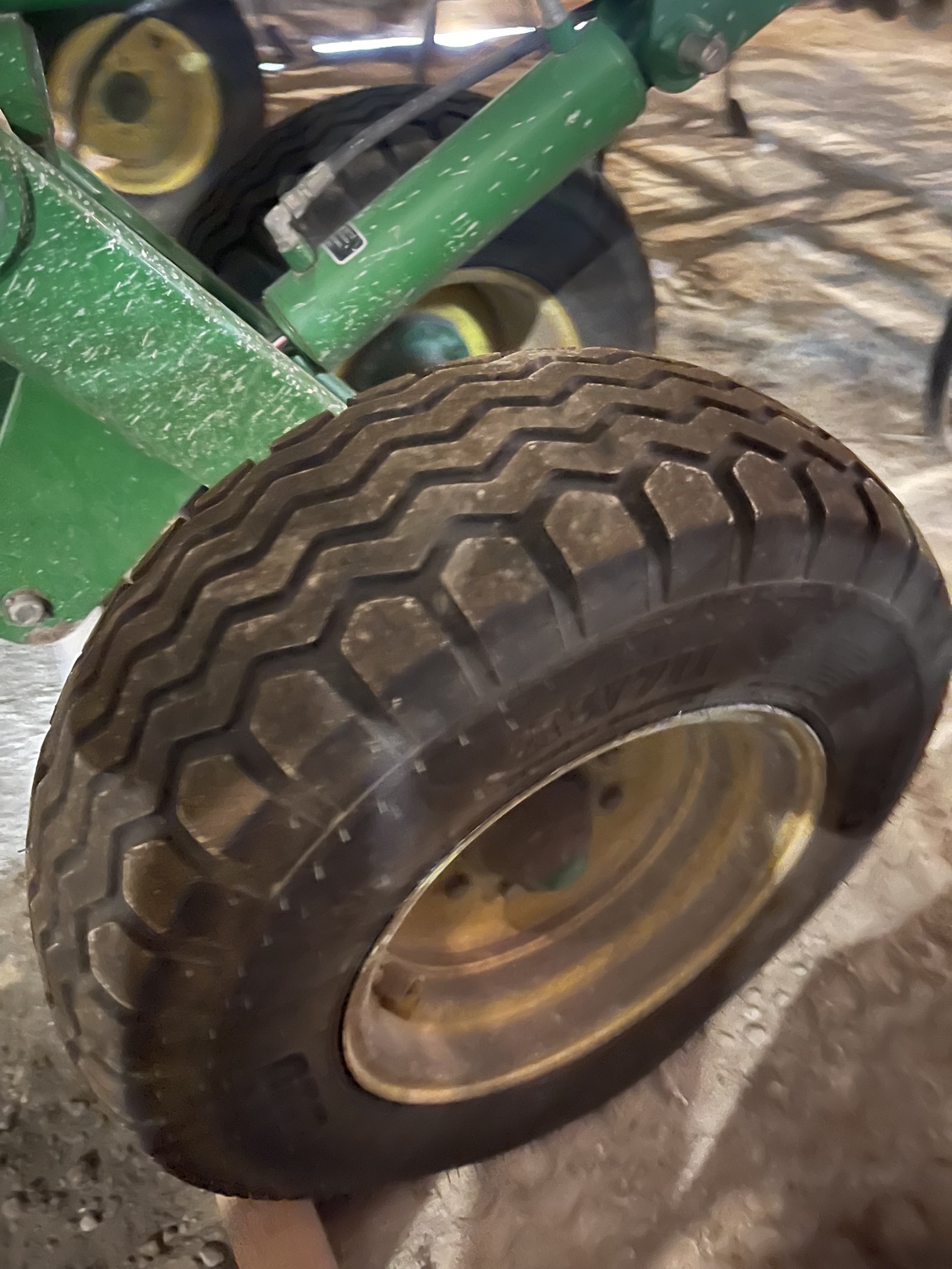 2012 John Deere 2310 Image 3