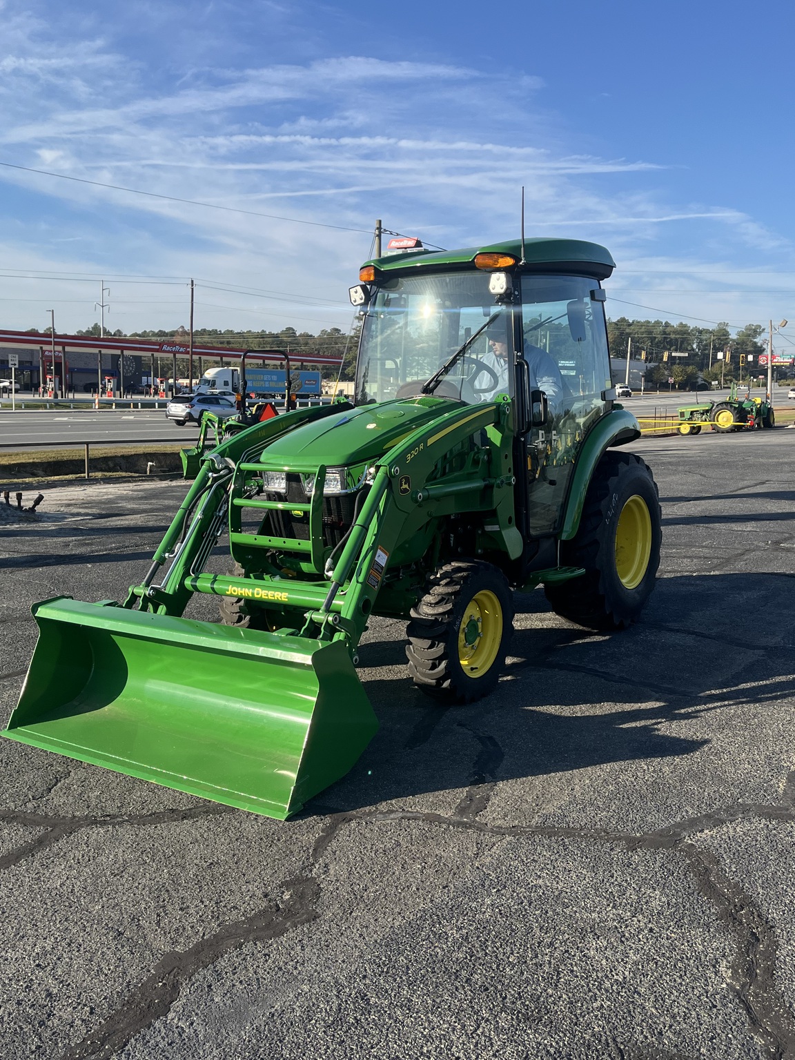 2024 John Deere 3039R Image 1