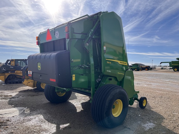 2024 John Deere 561R - Photo5