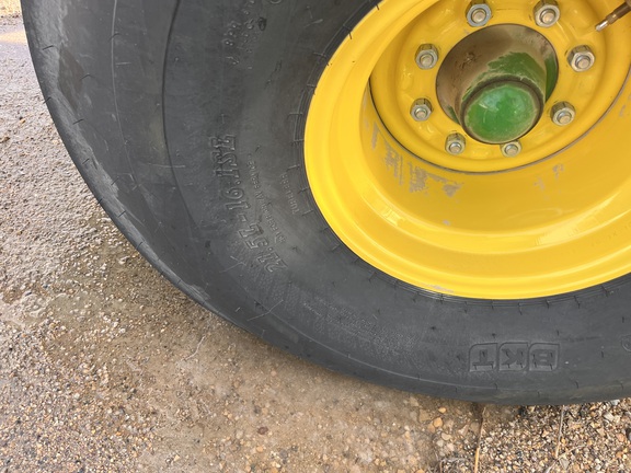 2024 John Deere 561R - Photo14