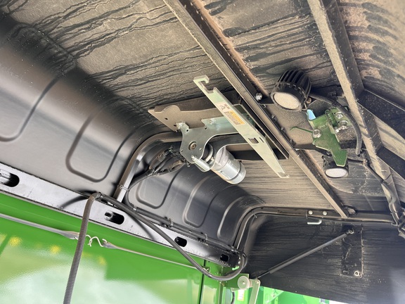 2024 John Deere 561R - Photo33