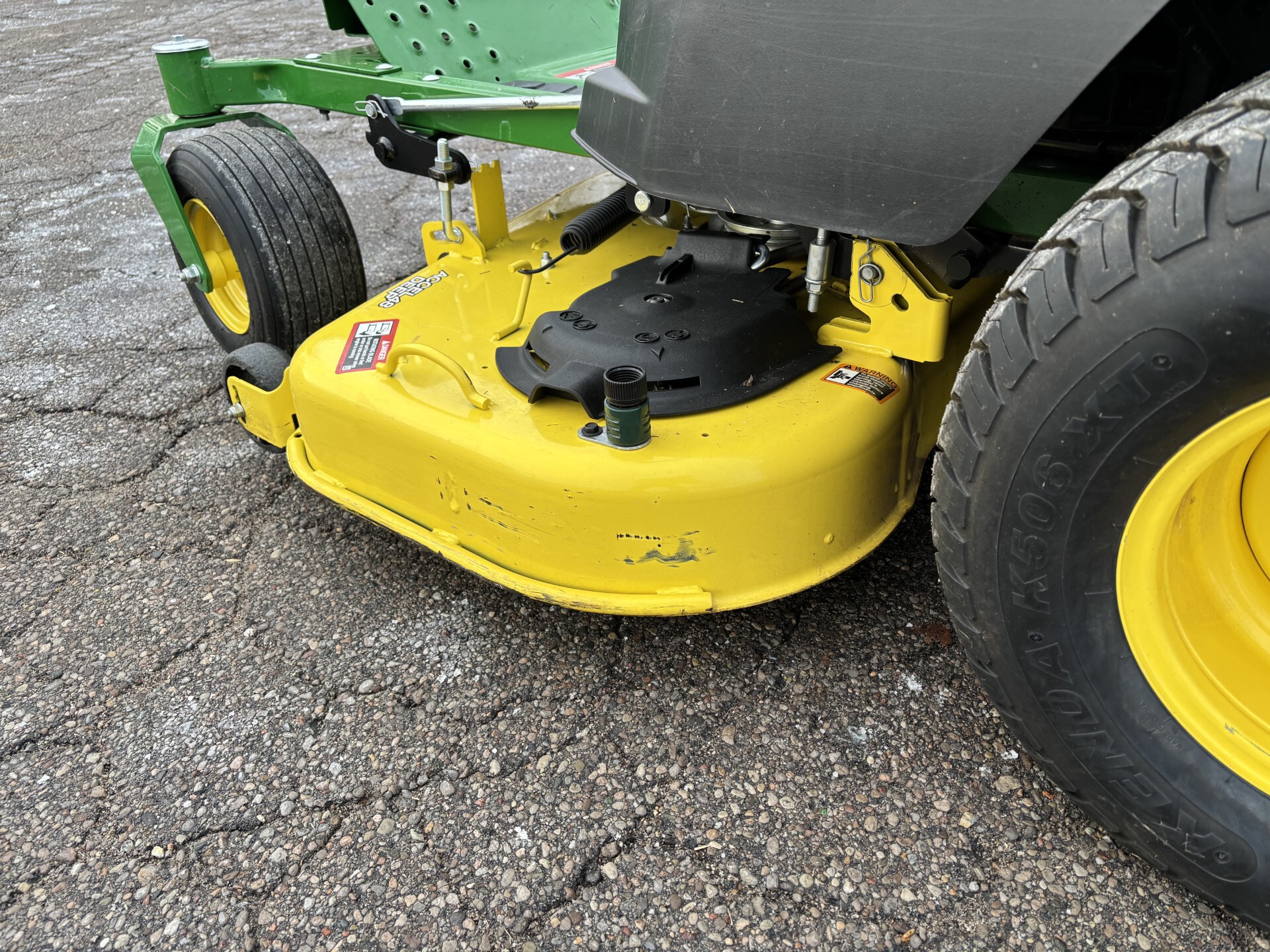 Used 2021 John Deere Z530M Zero Turn Mowers at Koenig Equipment in Germantown, OH - PhotoXL3