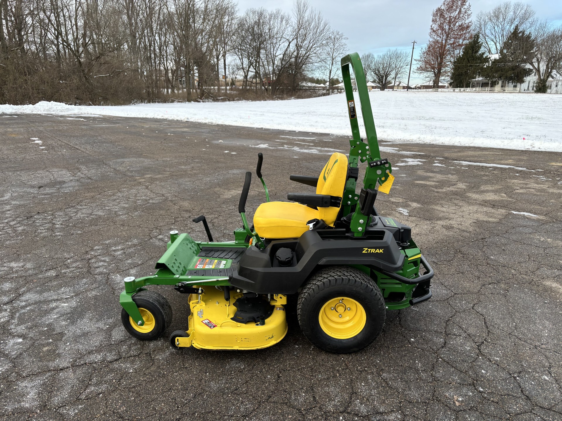 Used 2021 John Deere Z530M Zero Turn Mowers at Koenig Equipment in Germantown, OH - PhotoXL2