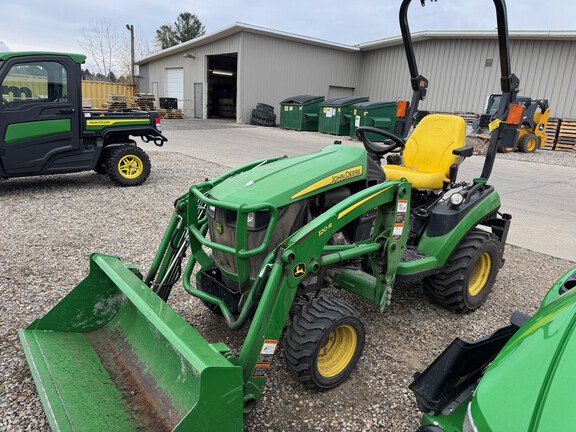 Photo of 2018 John Deere 1025R