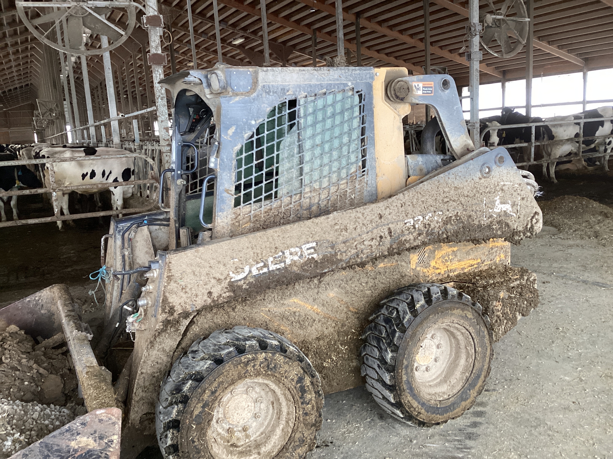 2022 John Deere 324G Image 1