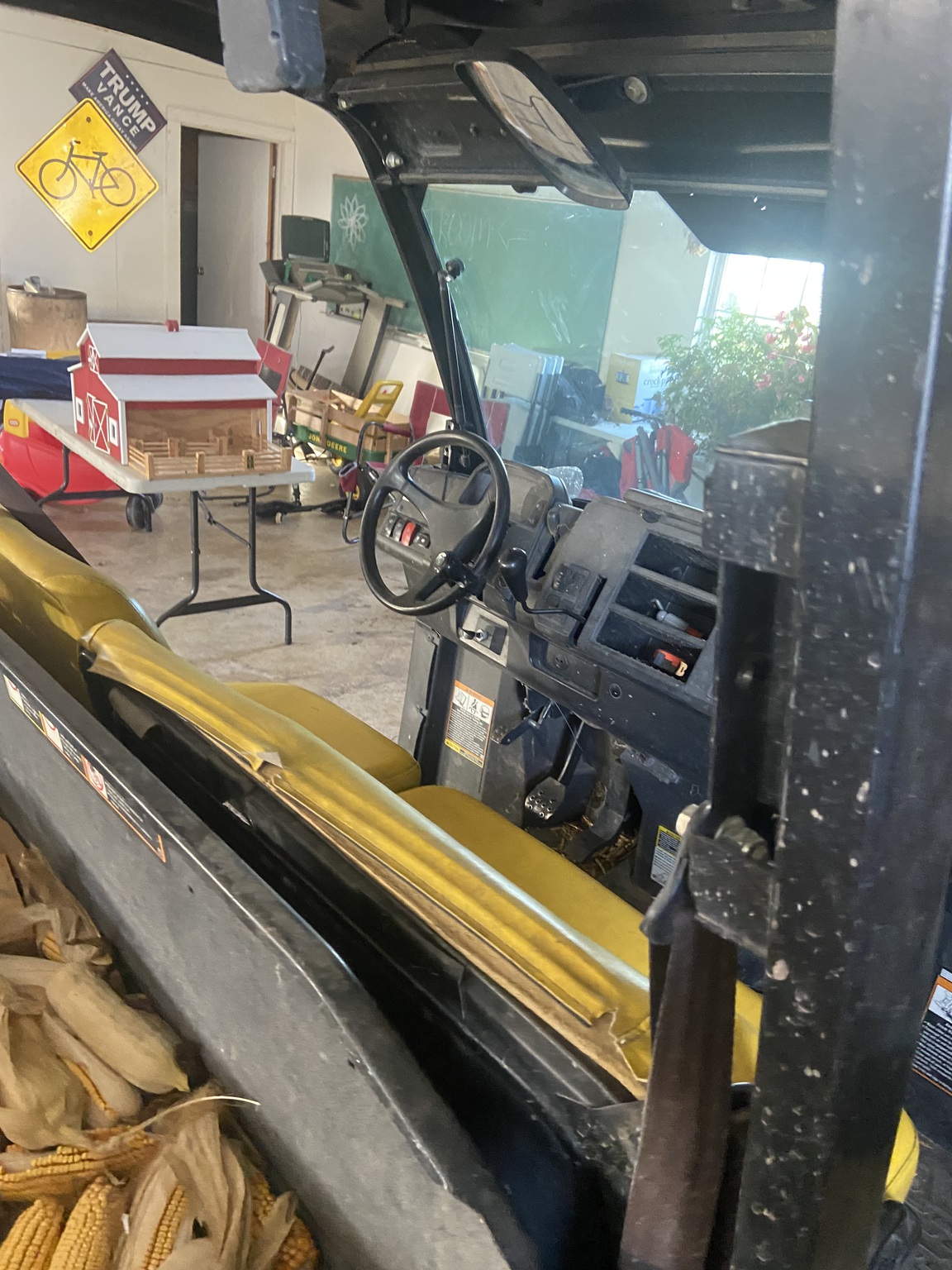  2018 John Deere XUV 835M at Heritage Tractor in Lacon, IL
