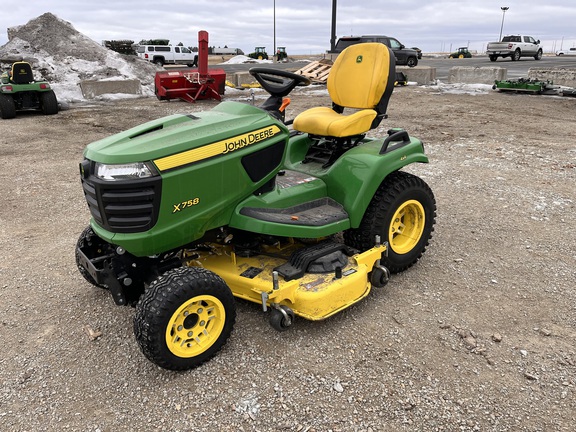  John Deere X758
