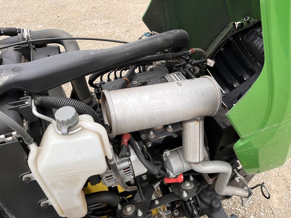 2021 John Deere X758 - Photo14