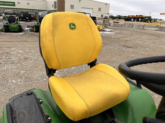 2021 John Deere X758 - Photo15