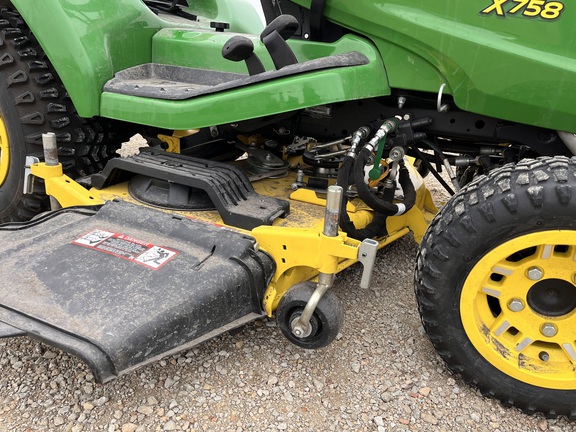 2021 John Deere X758 - Photo20