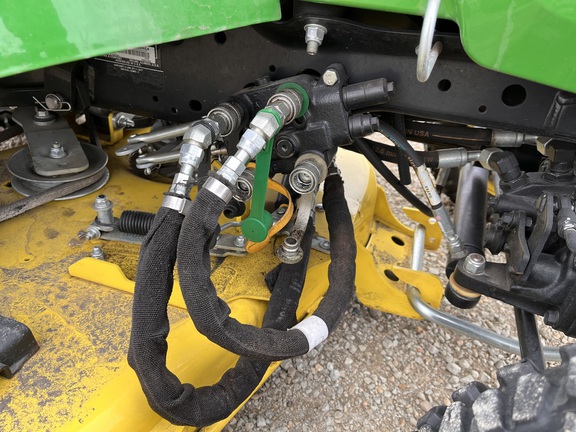 2021 John Deere X758 - Photo21