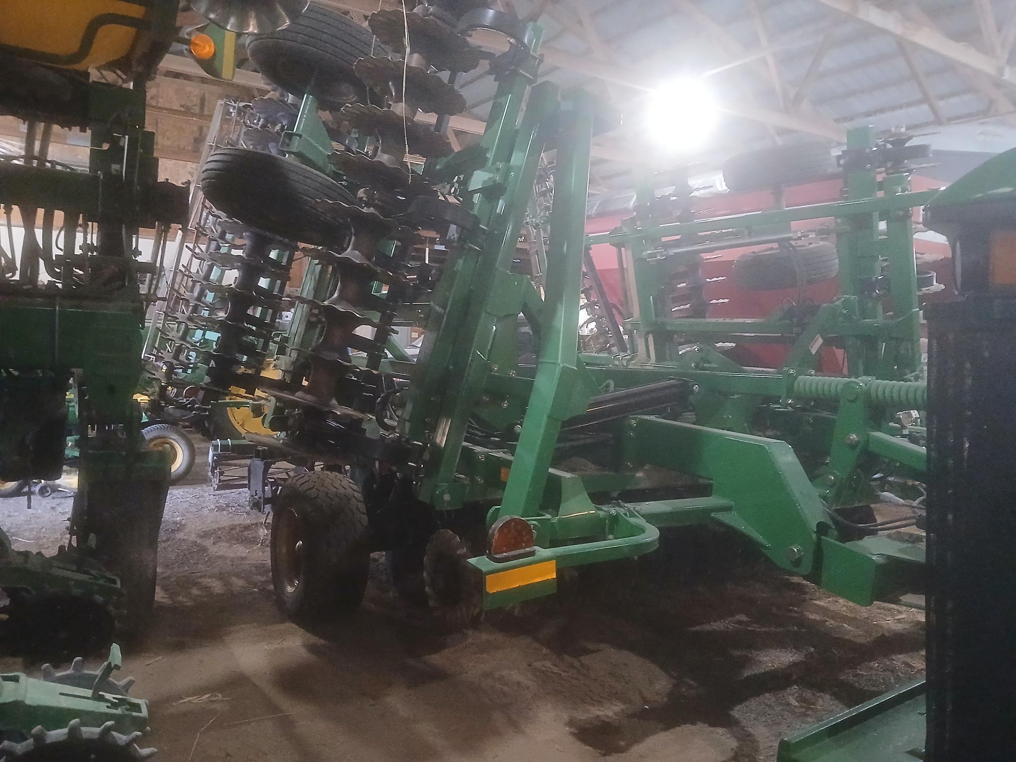 2020 Great Plains 2400TM Image 1