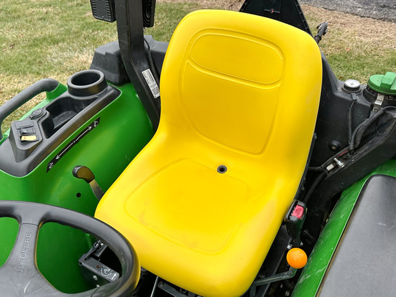 2020 John-Deere 3032E