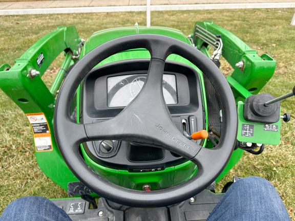 2020 John-Deere 3032E